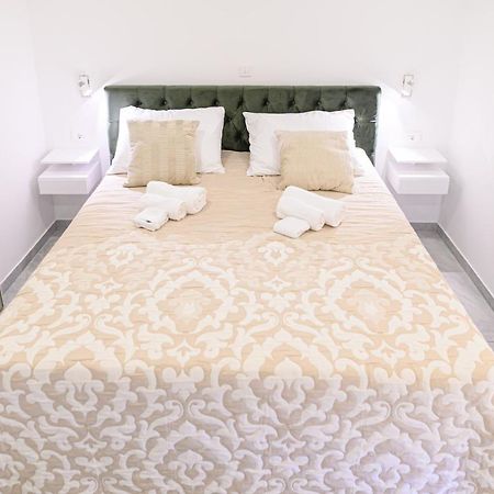 Luxury Rooms Green And Gold Split Exteriör bild